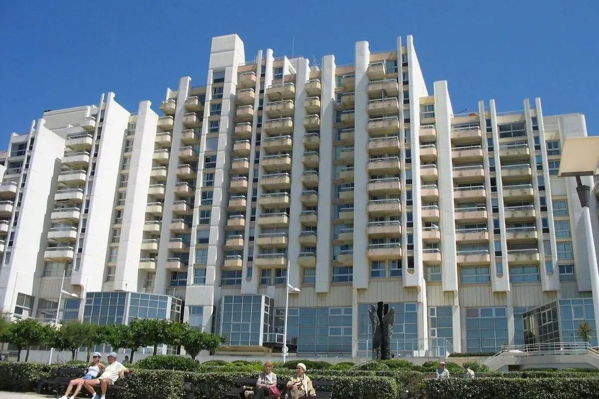 Le Panorama kontakter